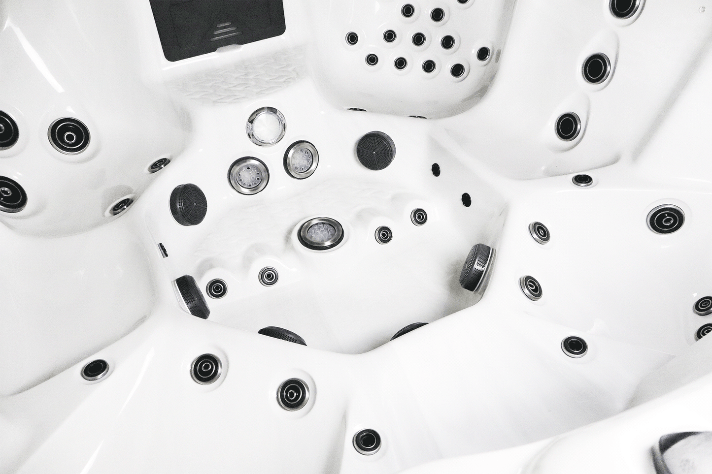 Earthspas Mauna Kea 7-Person Hot Tub | Premium Hydrotherapy Spa