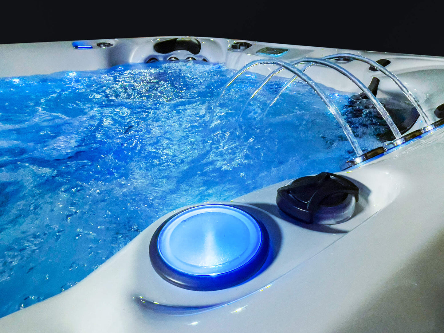 Earthspas Mariana 6-Person Hot Tub | 55-Jet Hydrotherapy Spa