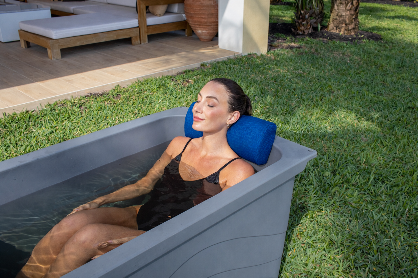 Frozin Cold Plunge Neck Pillow | Ergonomic Ice Bath Headrest