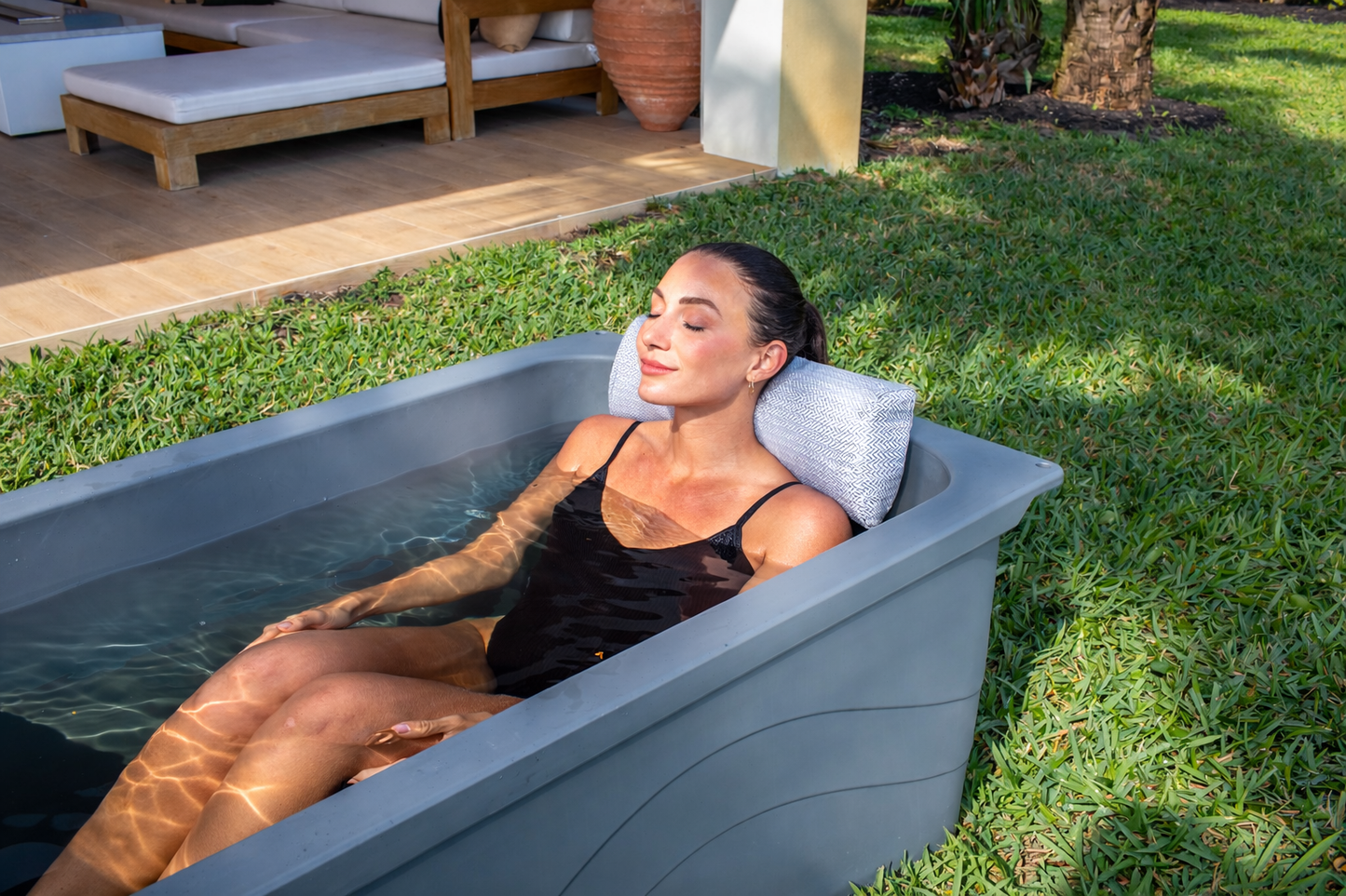 Frozin Cold Plunge Neck Pillow | Ergonomic Ice Bath Headrest