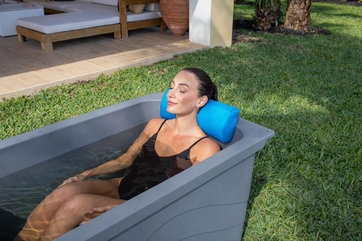 Frozin Cold Plunge Neck Pillow | Ergonomic Ice Bath Headrest